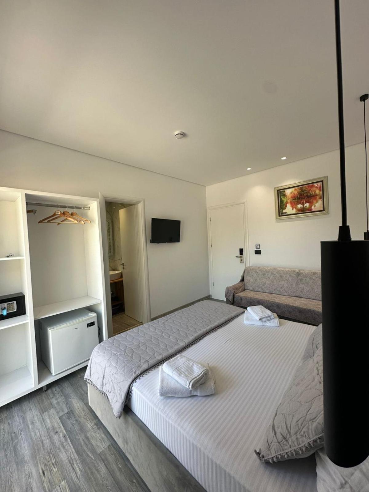Luxury Villa Alisja Sarande With Private Beach Zewnętrze zdjęcie