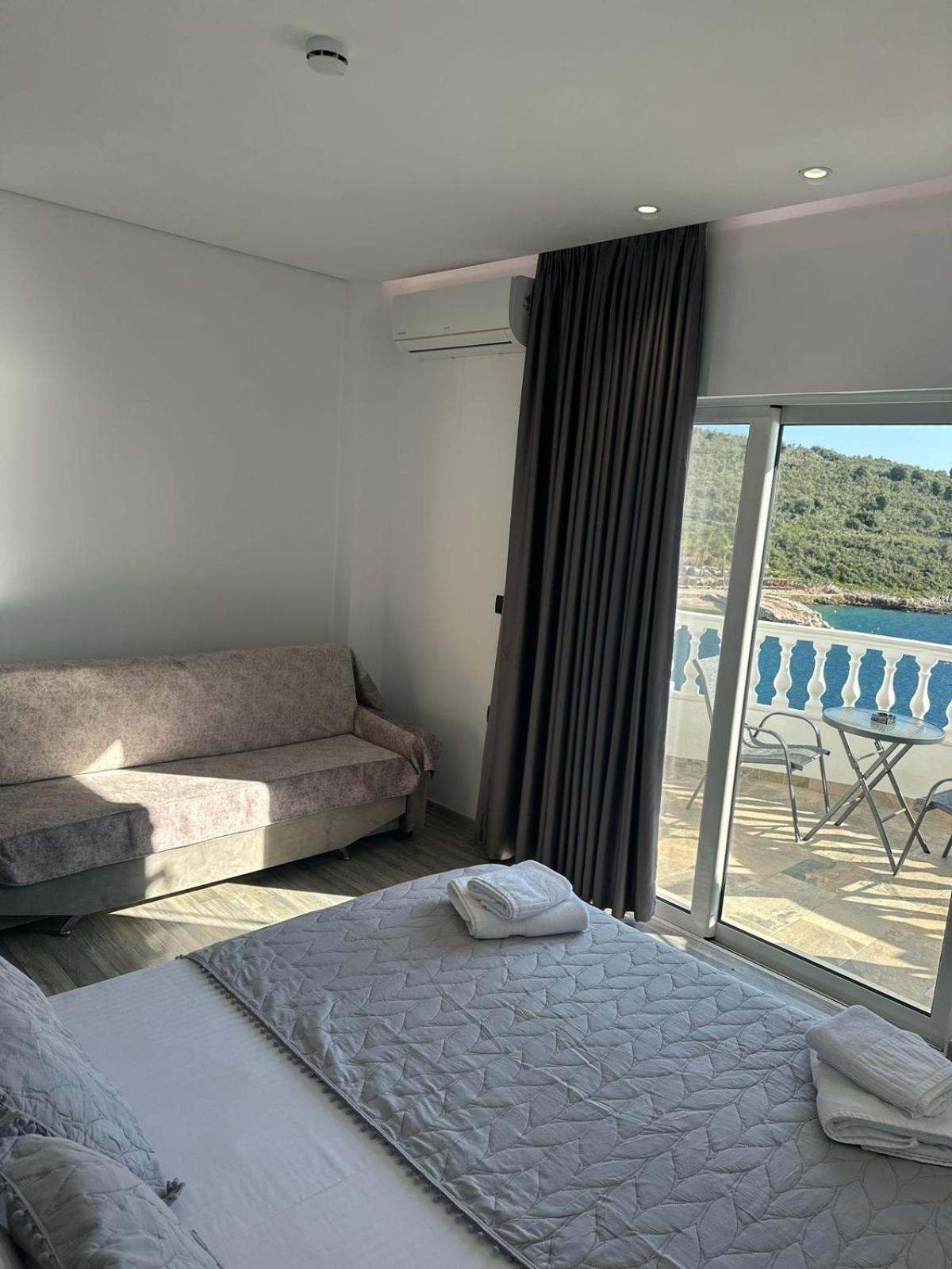 Luxury Villa Alisja Sarande With Private Beach Zewnętrze zdjęcie