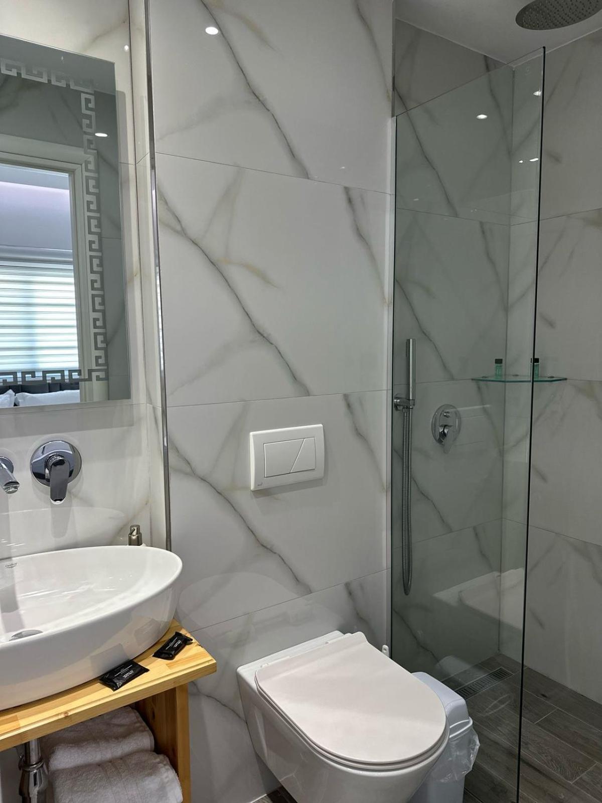 Luxury Villa Alisja Sarande With Private Beach Zewnętrze zdjęcie