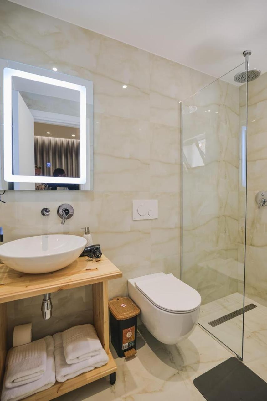 Luxury Villa Alisja Sarande With Private Beach Zewnętrze zdjęcie